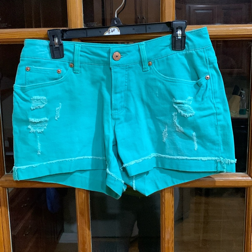 NWOT Turquoise shorts size 8